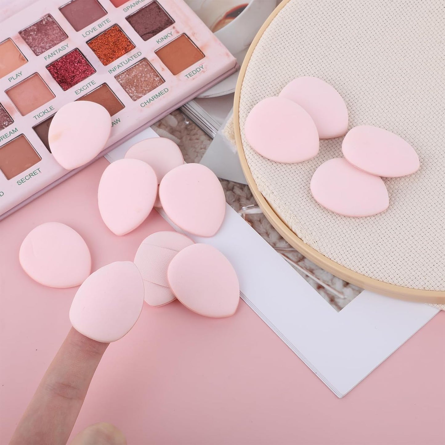6Pcs Mini Finger Powder Puff, Mini Makeup Puff, Drop-Shaped Makeup Sponges, Soft Makeup Puff Setting Sponge Foundation Cosmetic Finger Puff for Women, Girls Makeup Setting Wet and Dry(Pink)